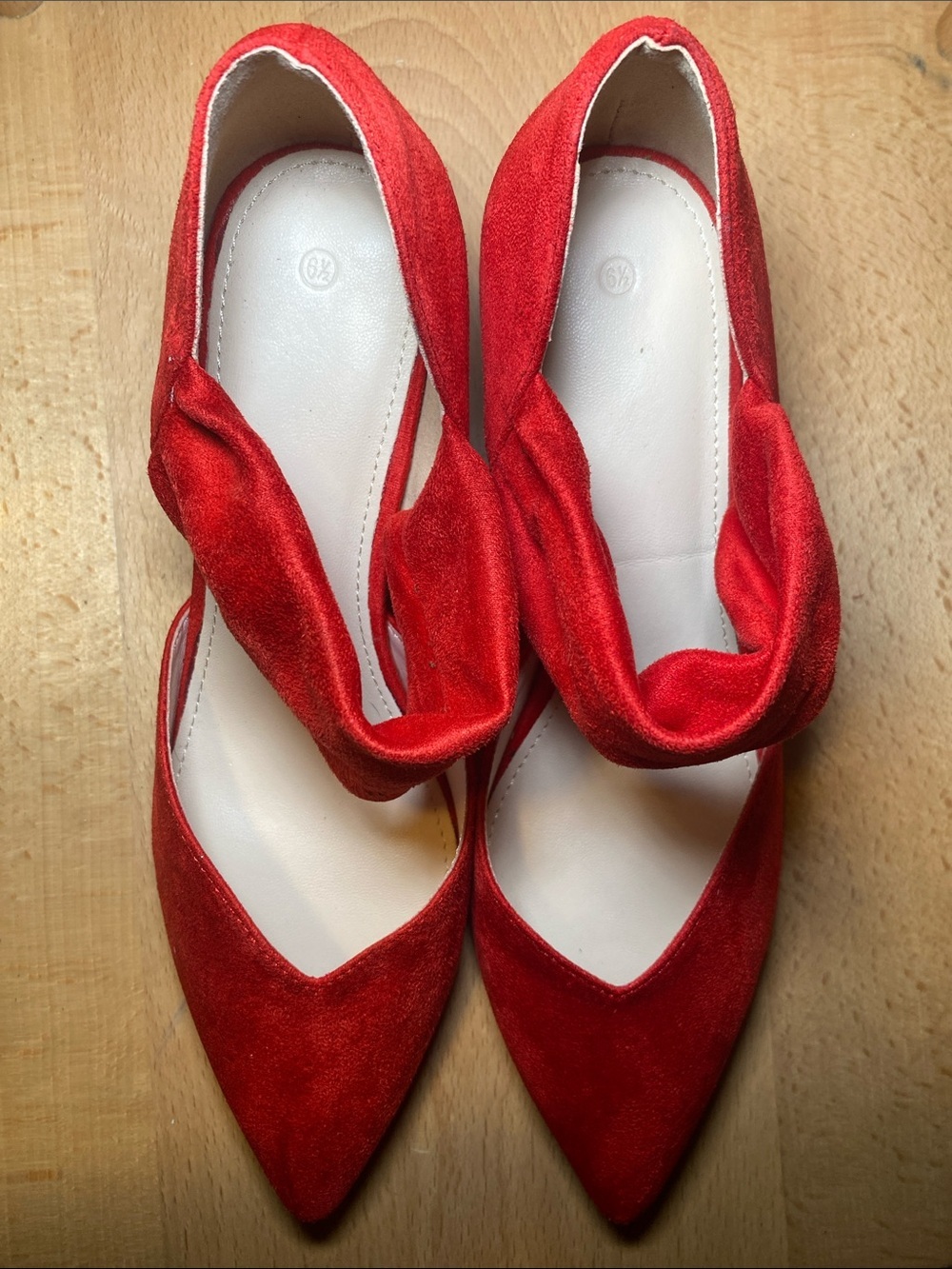 Red Suede Pointed-Toe Women’s Heels with Twisted Strap